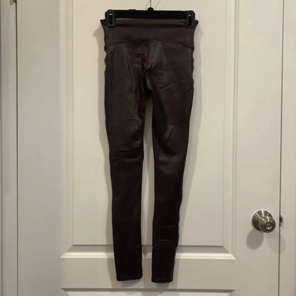 Spanx Faux Leather in Color Wine - Picture 6 of 6